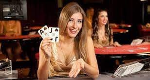 Tampilan dashboard permainan bataraslot dengan pilihan Pretty Gaming dan live casino